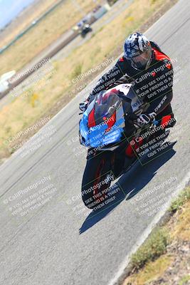 media/Oct-15-2023-TrackXperience (Sun) [[85198ff50b]]/Group 2/session 4 turn 3/